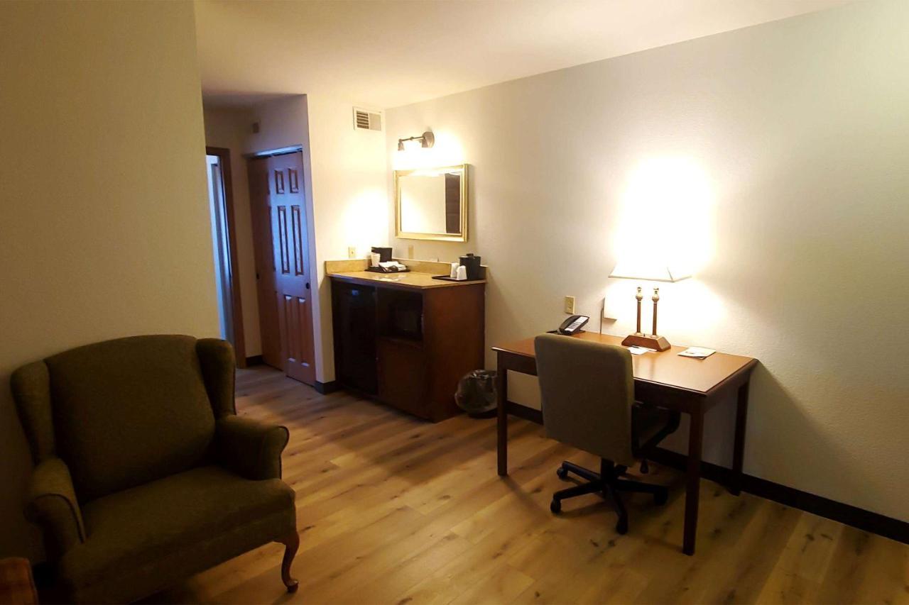 Wingate By Wyndham Youngstown - Austintown 외부 사진